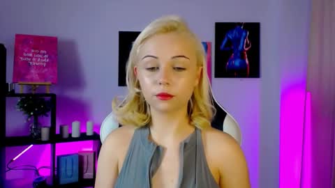 elenamonroee online show from November 7, 4:26 am