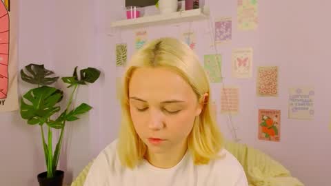 elenamonroee online show from October 24, 3:29 am