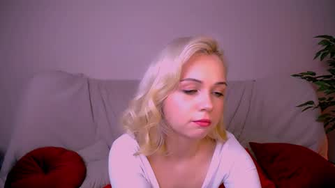 elenamonroee online show from November 30, 4:08 am