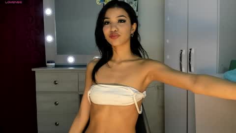 elettra_bennet online show from June 1, 12:12 am