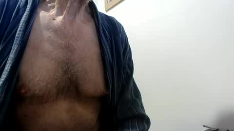 elfyonee online show from December 17, 7:15 am