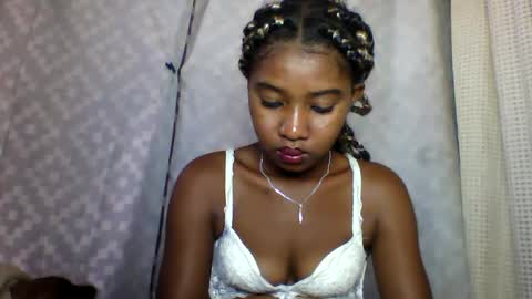 elia011 online show from January 22, 10:50 am