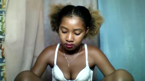 elia011 online show from January 31, 5:40 am