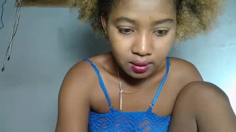 elia011 online show from February 9, 4:50 pm