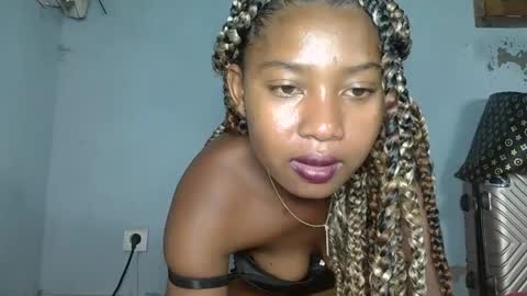 elia011 online show from January 17, 8:22 pm