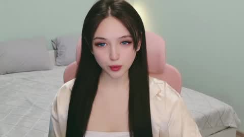 eliamilne online show from May 14, 1:31 pm