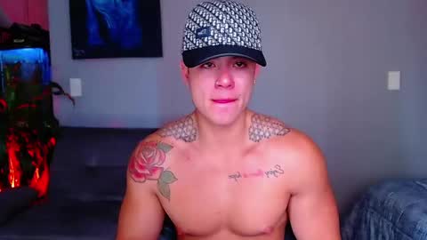 Snapshot of elian_craig chatting on December 27, 5:48 pm Elian online show from December 27, 5:48 pm