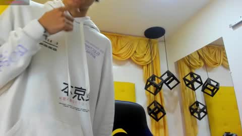 E L I A S online show from February 26, 3:35 am