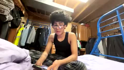 eliasssandres online show from March 6, 3:49 am