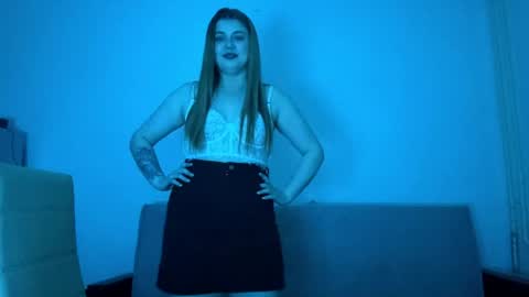 Louise online show from May 7, 9:21 pm