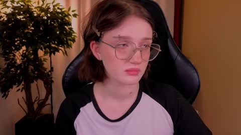 Ellie online show from November 30, 5:58 am