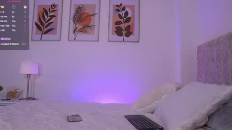 Snapshot of eliizabeth_roberts chatting on September 13, 12:46 am E L I I Z A B E T H online show from September 13, 12:46 am