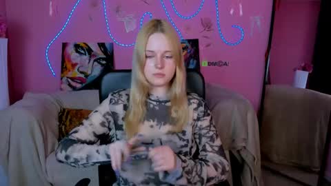 Elin online show from May 11, 2:45 pm