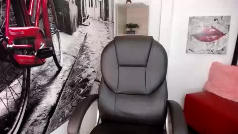 Elina  online show from January 14, 9:45 pm