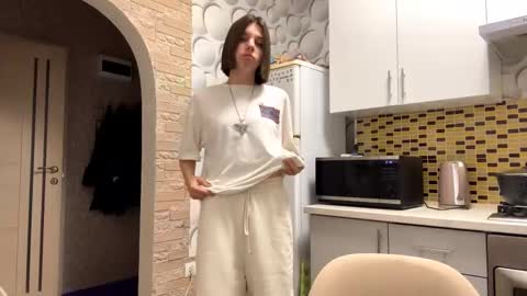 Elisa online show from October 17, 7:07 pm