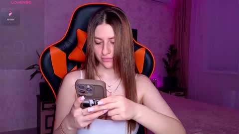 Elina online show from July 10, 8:35 pm