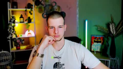 eliot_meow online show from September 21, 4:11 pm