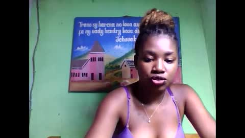 elisabeth2525 online show from February 10, 11:45 pm