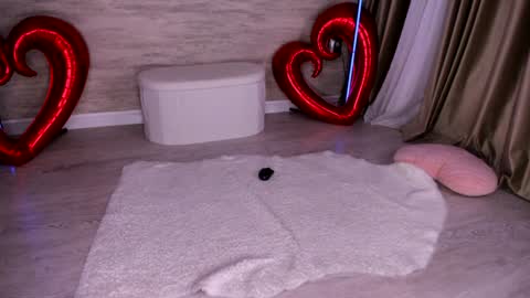 elisabeth_jason online show from March 14, 4:38 am