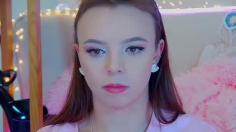 ElisabethDavis online show from September 27, 5:00 pm