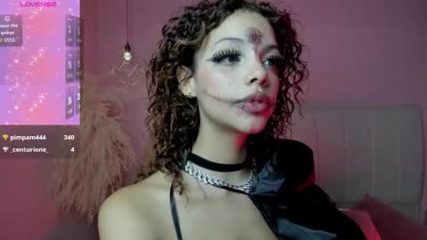 elisabethflores online show from October 28, 9:27 pm