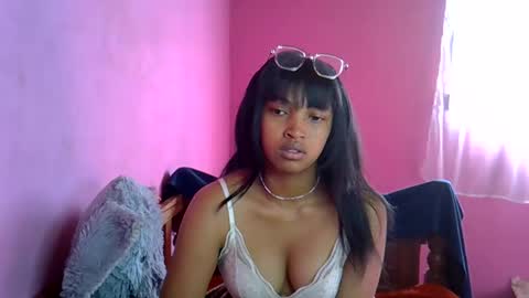 elisah01 online show from June 9, 5:18 am