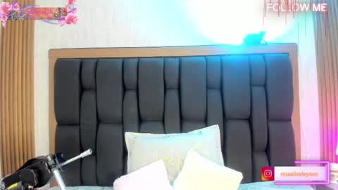 ELISE LEYTON online show from November 21, 2:42 am