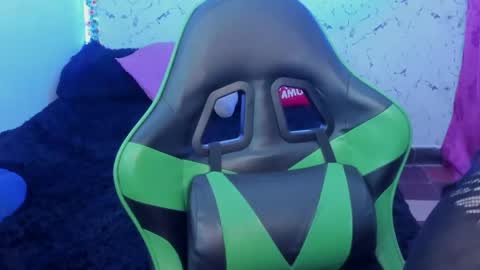 E L I S S A online show from April 19, 1:50 am