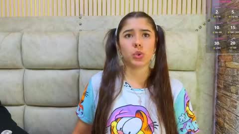 elisvega online show from April 19, 2:23 am