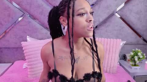 elit noa online show from February 4, 10:02 pm