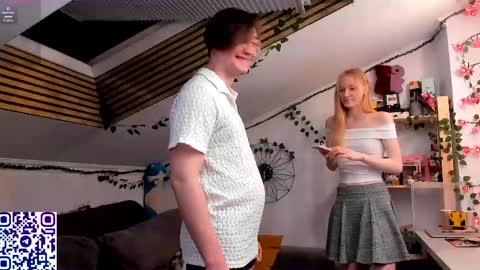 EliteEros online show from April 17, 7:05 pm