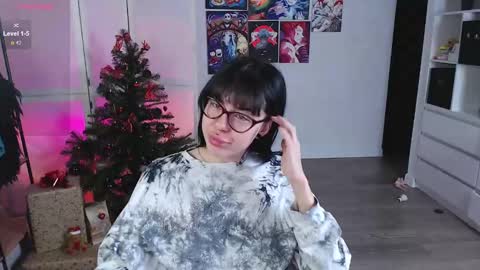 Snapshot of eliza_benet_ chatting on January 8, 4:44 pm Ari online show from January 8, 4:44 pm