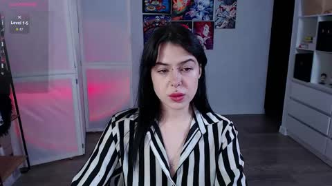 Snapshot of eliza_benet_ chatting on January 31, 3:22 pm Ari online show from January 31, 3:22 pm