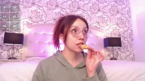 Eliza online show from September 13, 8:55 pm