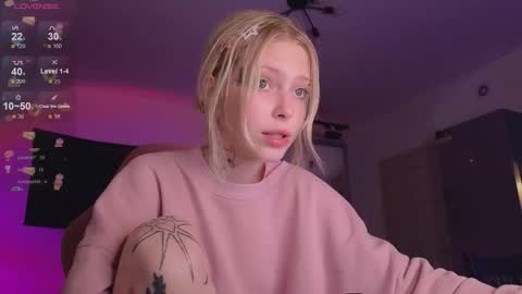 Elizabeth online show from October 13, 10:01 pm