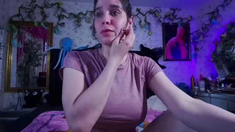 Elizabeth online show from February 25, 7:16 pm