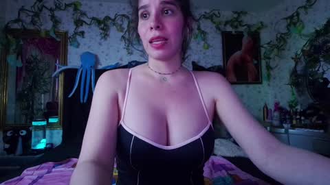 Elizabeth online show from February 18, 8:14 pm
