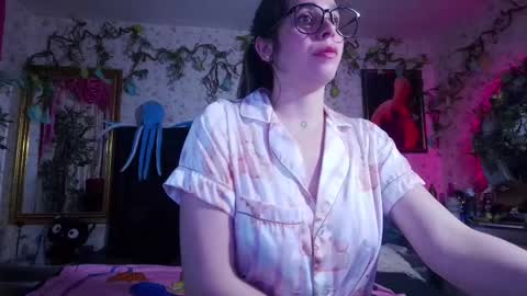 Elizabeth online show from February 22, 12:18 pm