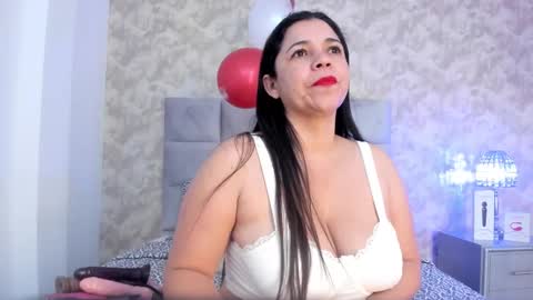 Elizabeth online show from February 17, 9:54 pm