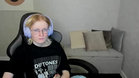 Elizabeth online show from September 26, 2:30 am