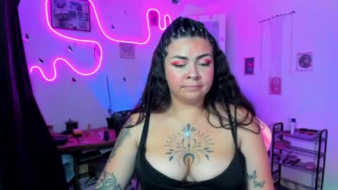 Elizabeth Martinez online show from April 29, 5:30 pm