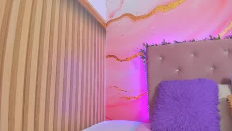 Snapshot of elizabeth_roman chatting on September 22, 6:56 pm Montserrath online show from September 22, 6:56 pm