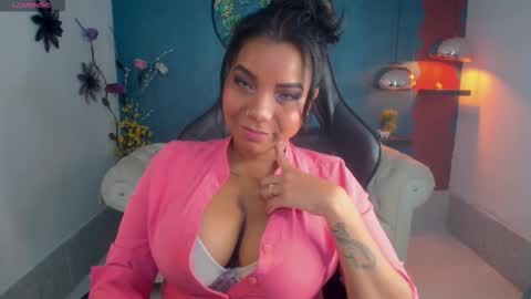 Elizabeth  online show from March 15, 11:57 am