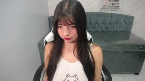 Elizabeth online show from July 1, 8:06 pm