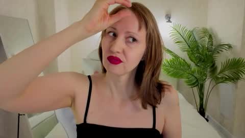 Elizabeth online show from March 25, 8:43 am