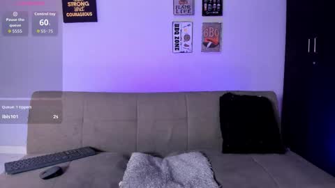 Elizabeth bolt    online show from November 22, 7:56 pm