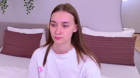 Elizabeth online show from March 1, 1:53 am