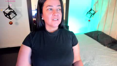 Lucia Vonne online show from December 13, 8:15 pm