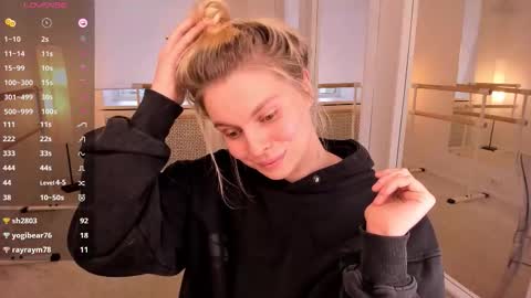 elizabethmad online show from October 20, 12:54 pm