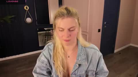 elizabethmad online show from September 16, 5:38 pm